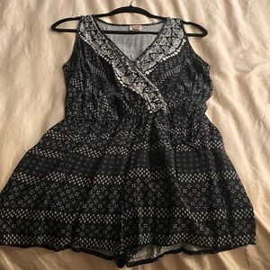 Elegant Black and White Women's Jumpsuit